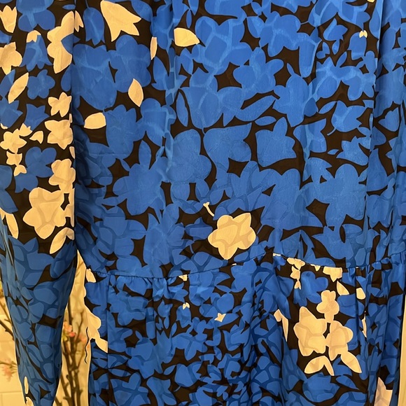 Carolina Herrera silk vintage long sleeve dress - in great used condition - Picture 5 of 11